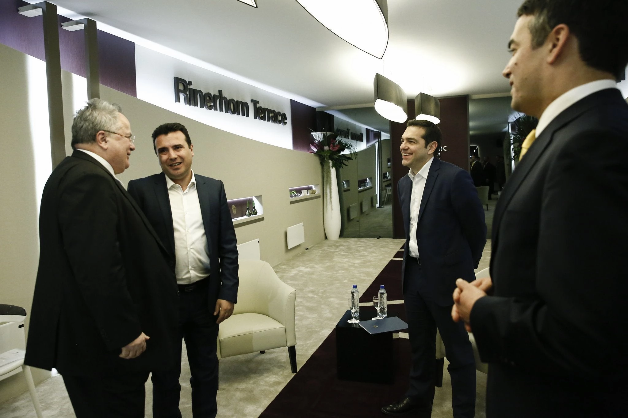 Όλα στον «αέρα» πλέον: Ψυχρολουσία στο Ελληνικό ΥΠΕΞ! – Αλβανόφωνοι και τουρκόφωνοι στήριξαν το «ΝΑΙ» – Τα δύο σενάρια μετά το «ναυάγιο» Ζάεφ